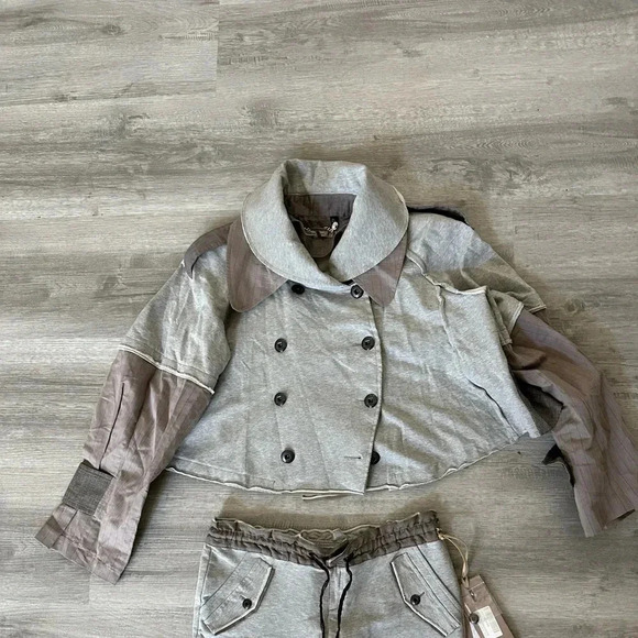 Elegant Women's Gray and Brown Jacket and Pants Set - Picture 3 of 7